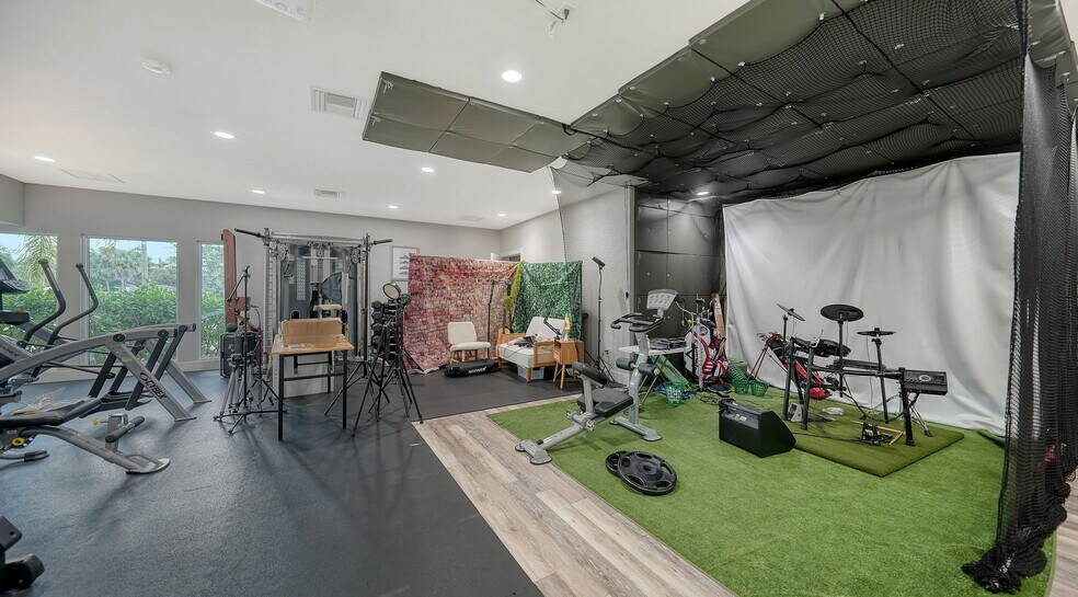 More Photos Of 1630 S Tuttle Ave, Sarasota Medical For Sale