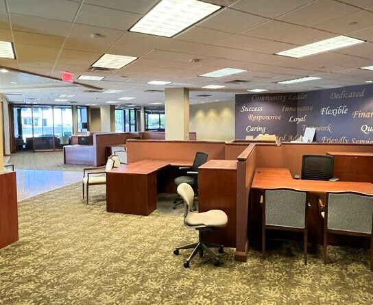 More Photos Of 7001 N Scottsdale Rd, Scottsdale Storefront For Lease