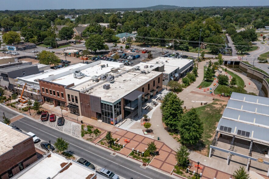 More Photos Of 100 W Emma Ave, Springdale Office For Lease