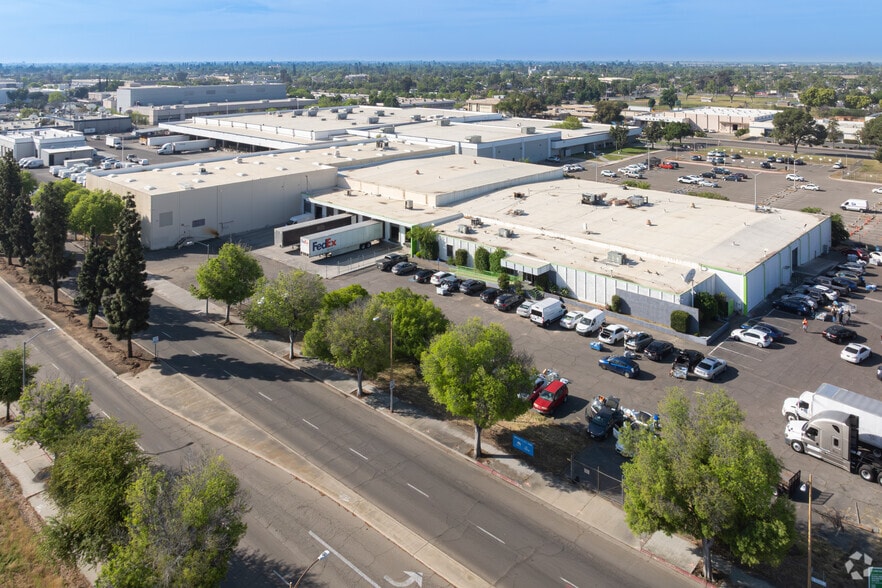 More Photos Of 1931 G St, Fresno Warehouse For Lease