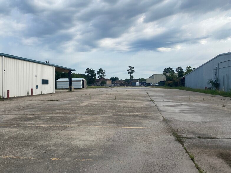 More Photos Of 4770 Washington Blvd, Beaumont Light Distribution For Lease