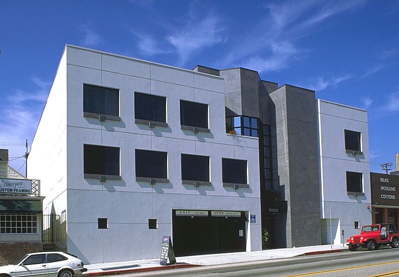 More Photos Of 10309 Santa Monica Blvd, Los Angeles Medical For Lease