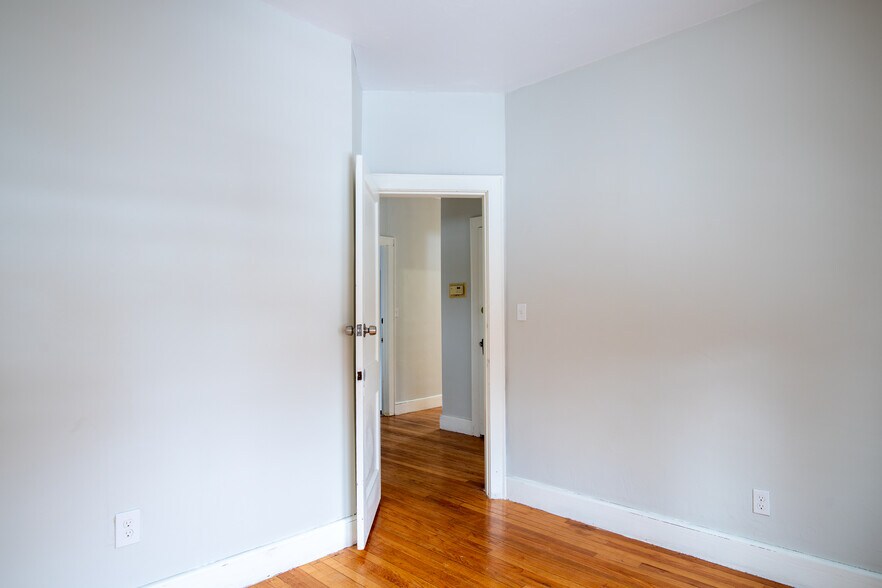 More Photos Of 69 Winter St, Springfield Apartments For Sale