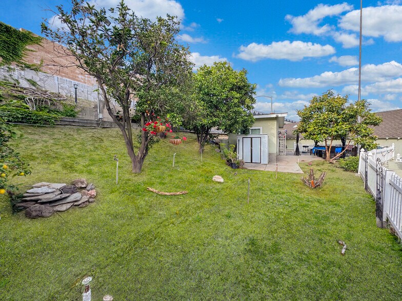 More Photos Of 7736 Sugar Dr, Huntington Beach Apartments For Sale