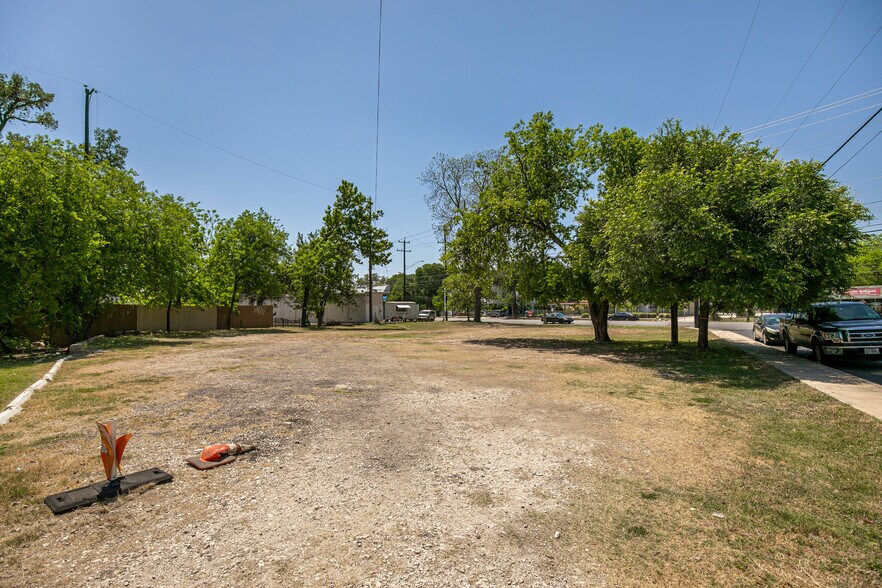 More Photos Of 3522 Broadway, San Antonio Land For Sale