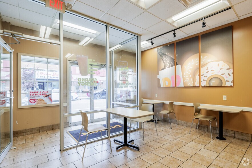 More Photos Of 310 Main St, Highland Falls Fast Food For Lease