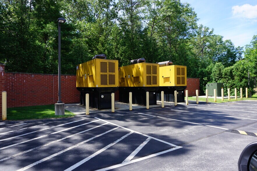 More Photos Of 40 Media Dr, Queensbury Office For Lease