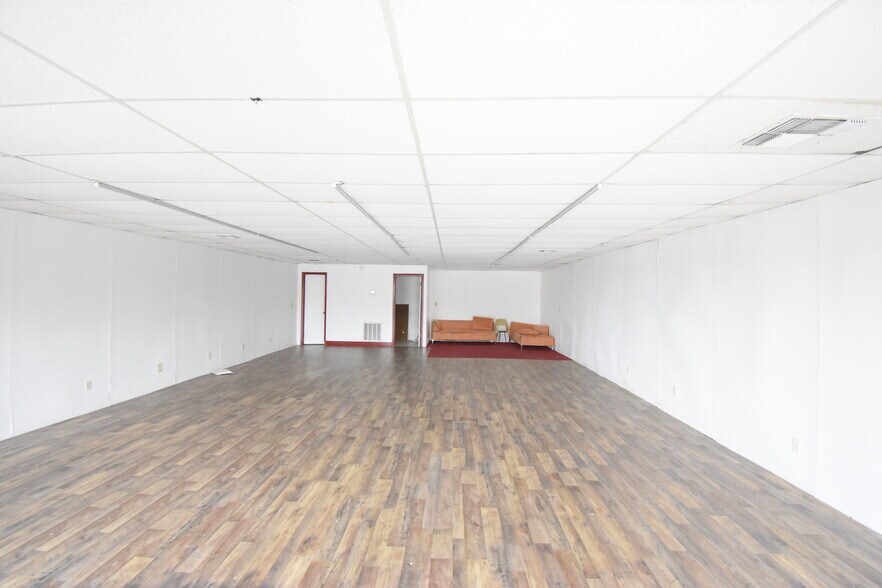 More Photos Of 406 Verhalen Rd, Alvin Storefront Retail Office For Lease