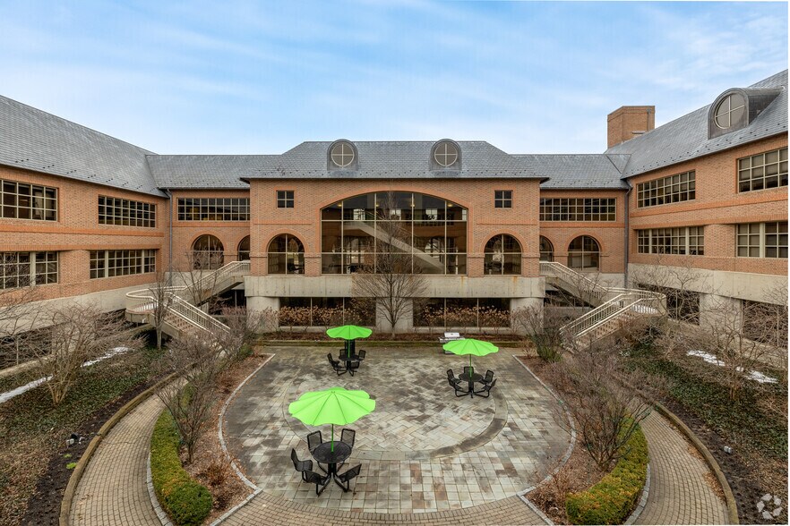 More Photos Of 27777 Inkster Rd, Farmington Hills Office For Lease