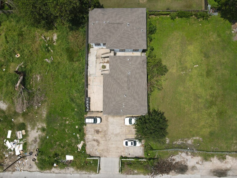 More Photos Of 3613 Crane St, Houston Apartments For Sale