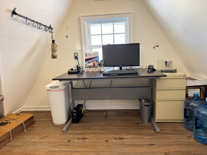 More Photos Of 304 Bloomfield Ave, Verona Medical For Lease