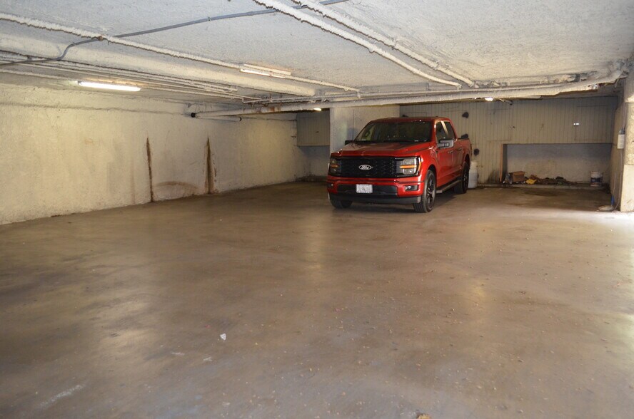 More Photos Of 7028 Alabama Ave, Canoga Park Apartments For Sale