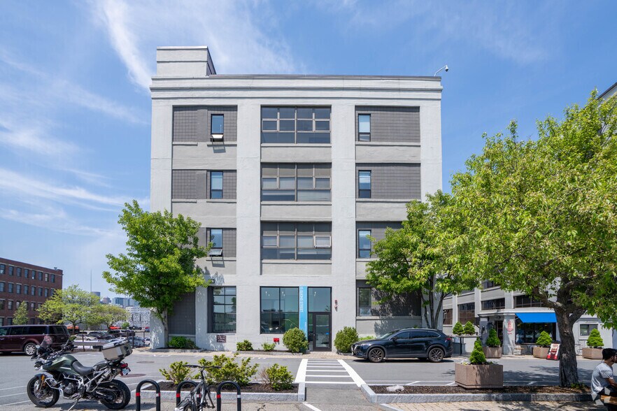 More Photos Of 15 Elkins St, South Boston Showroom For Lease