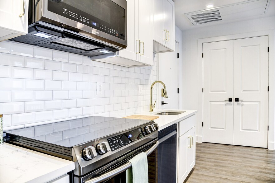 More Photos Of 1122 Bladensburg Rd NE, Washington Apartments For Sale