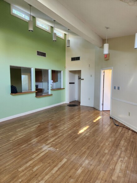More Photos Of 149 Providence Rd, Charlotte Office For Sale