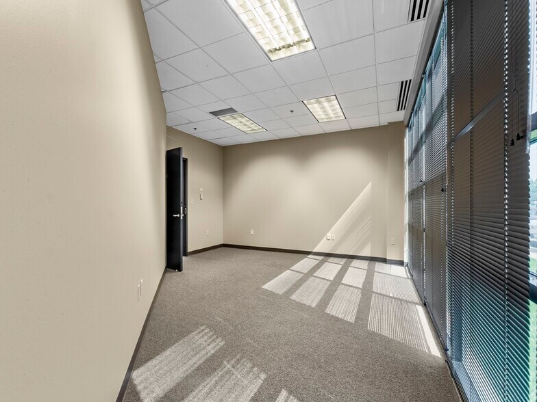 More Photos Of 174 Clarkson Rd, Ballwin Office For Sale