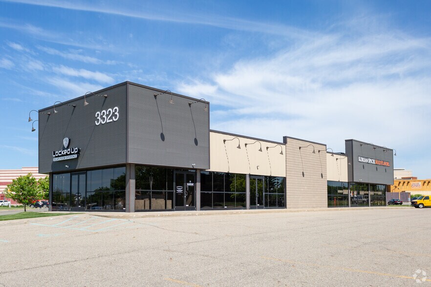 More Photos Of 3327 28th St SE, Grand Rapids Freestanding For Lease