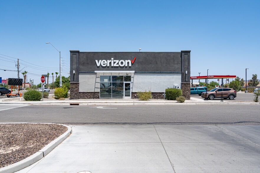 More Photos Of 11345 S Fortuna Rd, Yuma Storefront For Sale