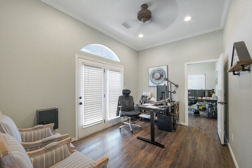 More Photos Of 140 State Highway 19, Huntsville Loft Creative Space For Sale