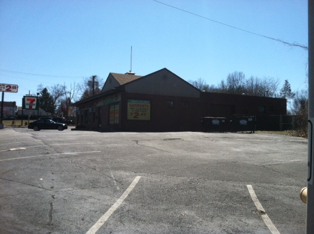 More Photos Of 112 Ryders Ln, Milltown Freestanding For Lease