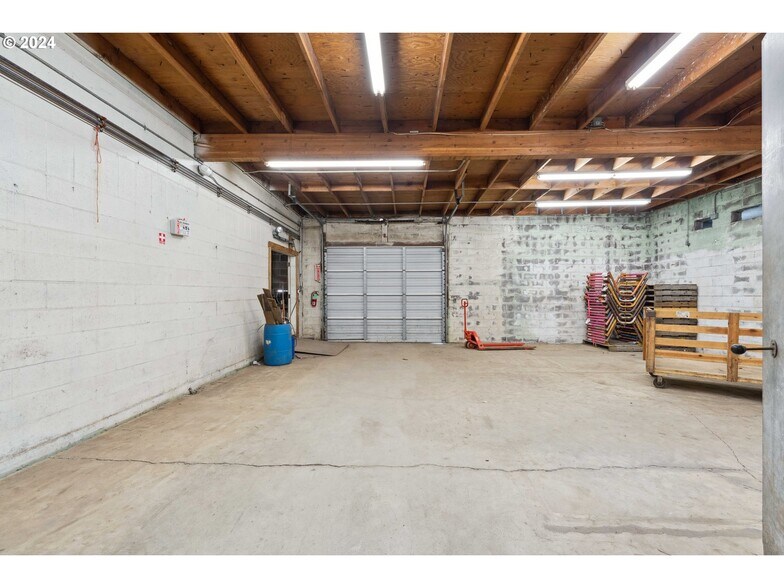 More Photos Of 665 Hemlock Ave, Coos Bay Refrigeration Cold Storage For Sale