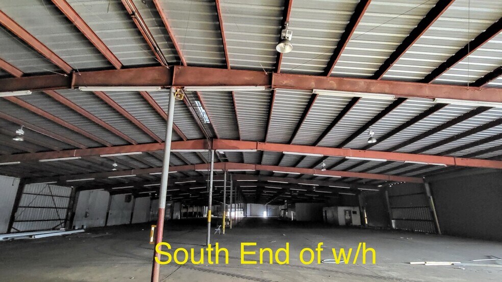 More Photos Of 55 Lamb Loop, Tifton Warehouse For Lease