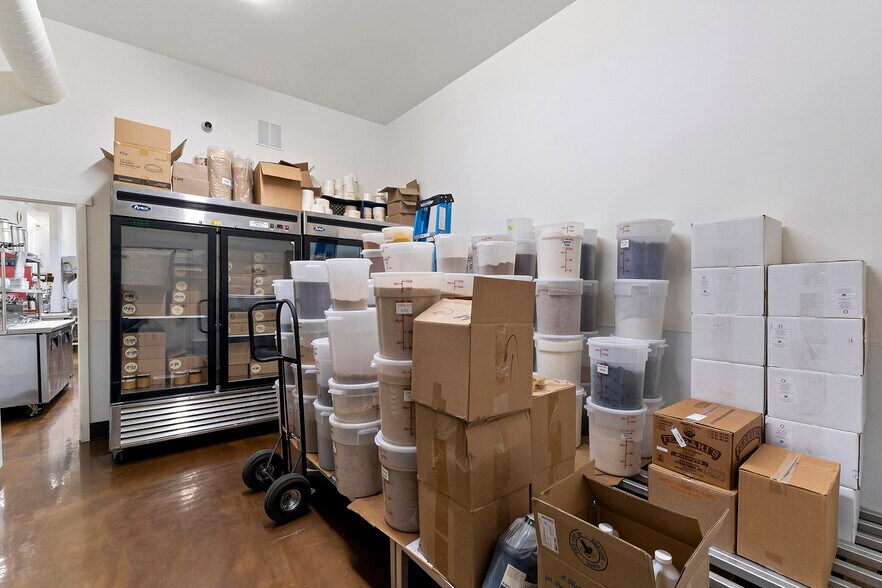 More Photos Of 405 E Indiana Ave, Coeur D Alene Storefront Retail Residential For Lease