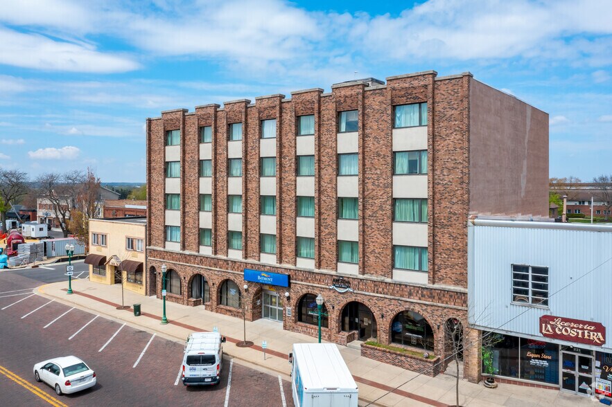 More Photos Of 215 E Walworth Ave, Delavan Hotel For Sale