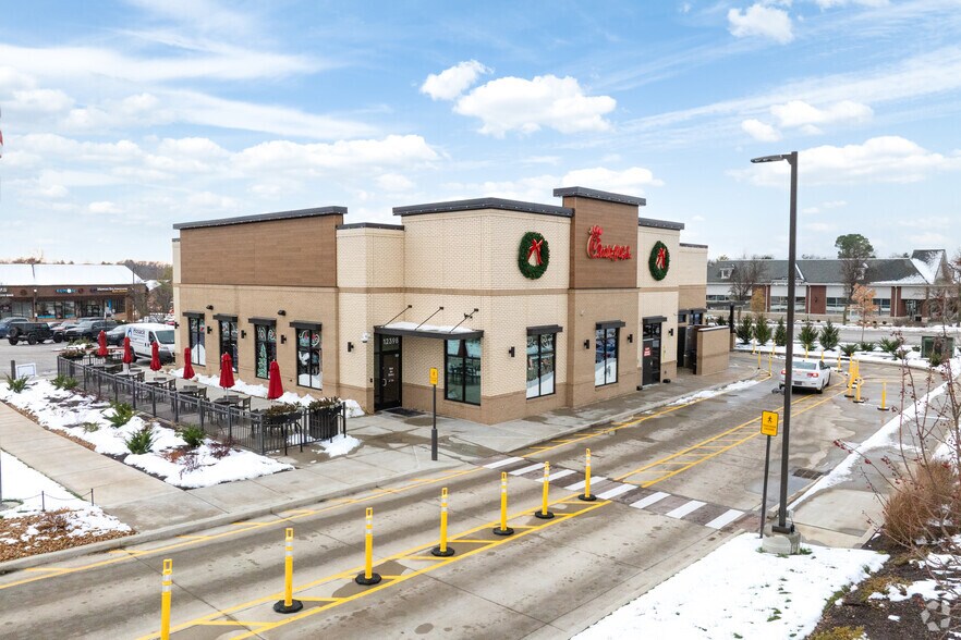 More Photos Of 12340-12392 Olive Street Rd, Creve Coeur Unknown For Sale