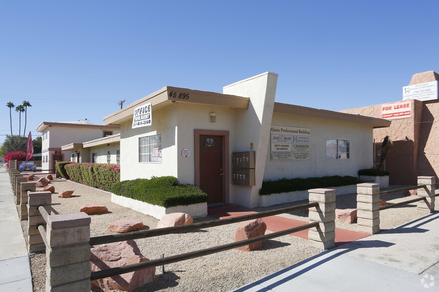 Primary Photo Of 45895 Oasis St, Indio Office For Lease