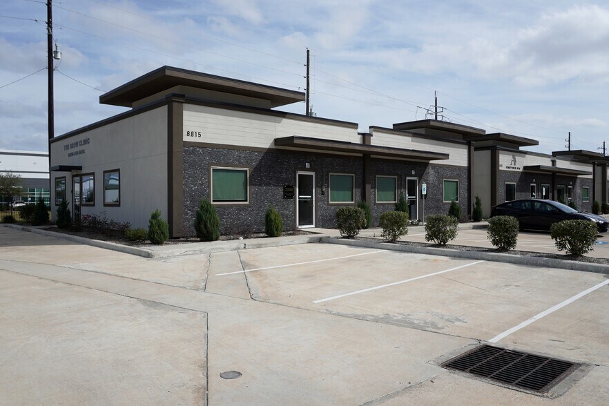 More Photos Of 8815 West Rd, Houston Unknown For Lease