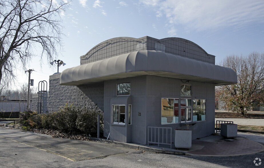 More Photos Of , Saint Louis General Retail For Sale