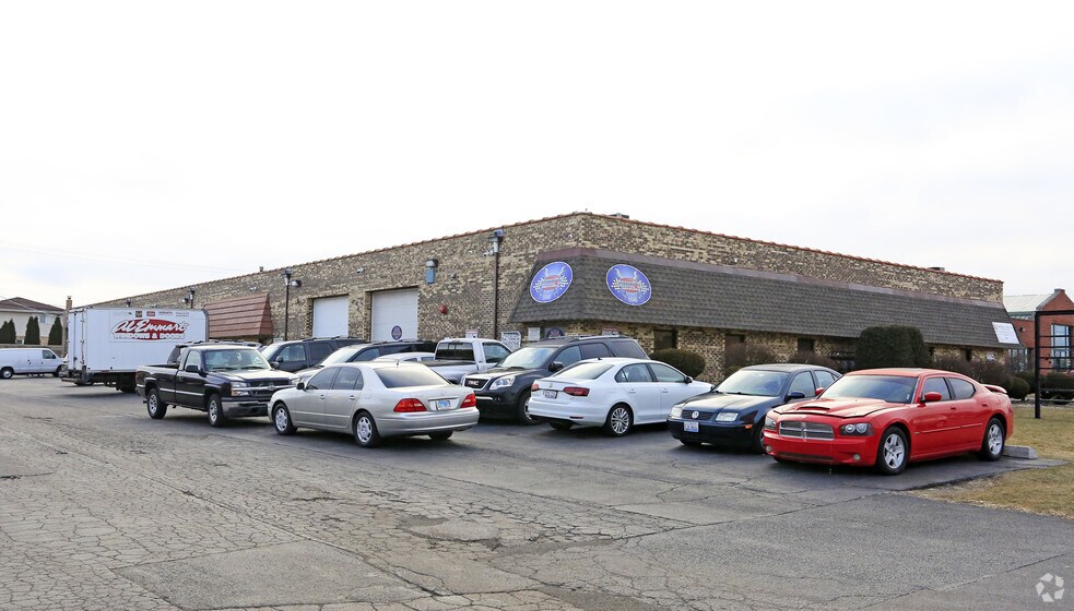 More Photos Of 15545-15622 S 70th Ct, Orland Park Warehouse For Lease