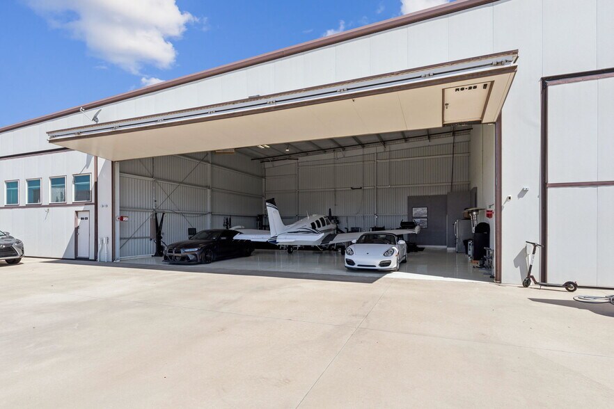 More Photos Of 15809 Addison Rd, Addison Airplane Hangar For Sale