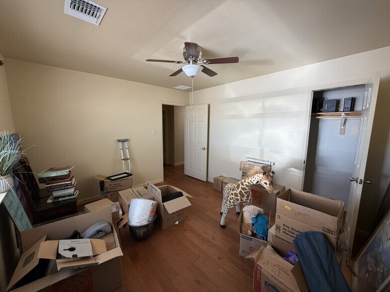 More Photos Of 1030 Canyon Bend Dr, Dripping Springs Light Distribution For Lease