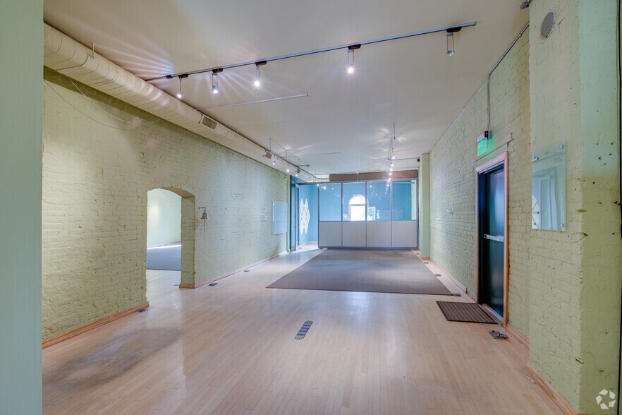 More Photos Of 2604 S Lyndale Ave, Minneapolis Office For Lease
