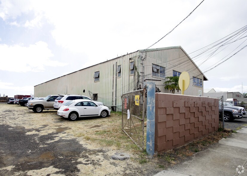 More Photos Of 2861 Mokumoa St, Honolulu Warehouse For Lease