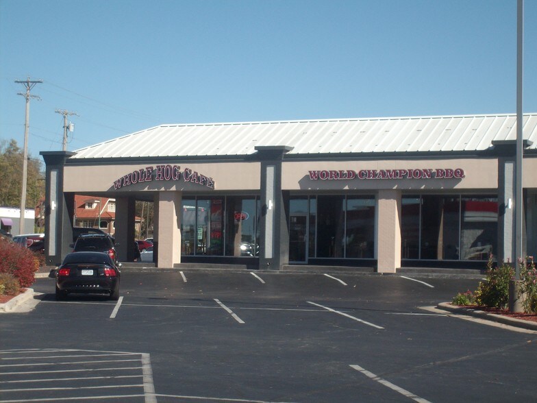 More Photos Of 210-228 W Sunshine St, Springfield Unknown For Lease