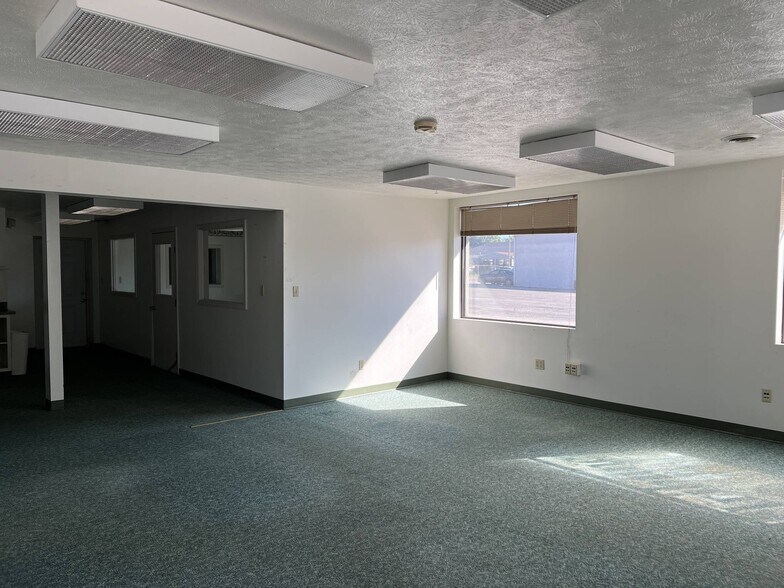 More Photos Of 603-615 E Jefferson St, Plymouth Office For Sale