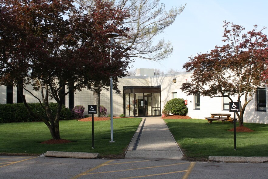More Photos Of 80 Wilson Way, Westwood Light Manufacturing For Lease
