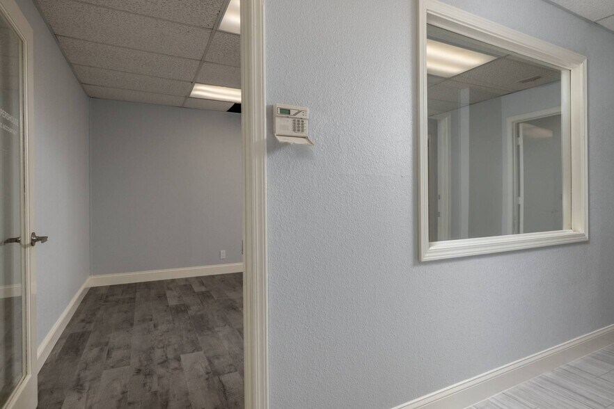 More Photos Of 2401 Garden Park Ct, Arlington Office Residential For Lease