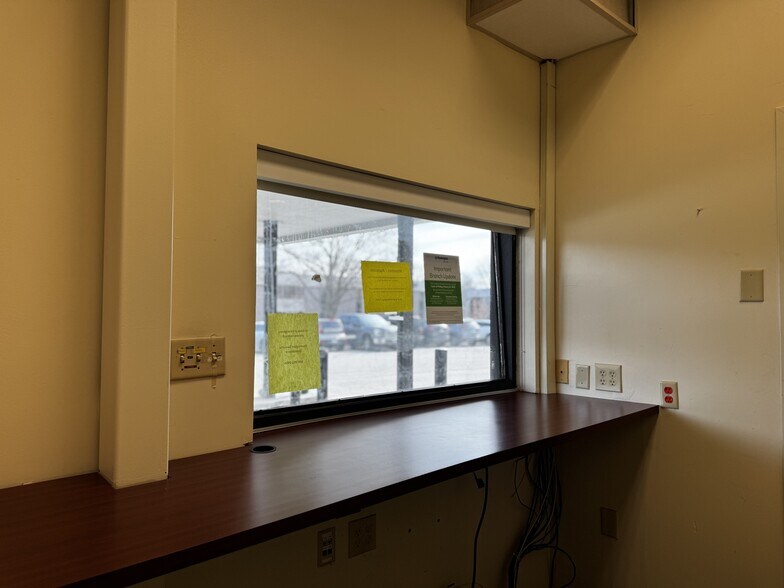 More Photos Of 9075 N Meridian St, Indianapolis Medical For Lease