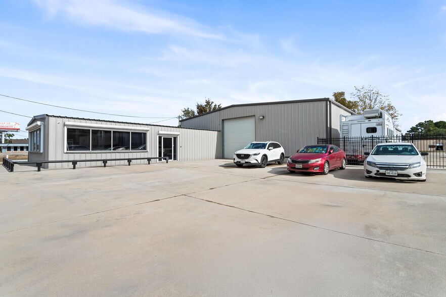 More Photos Of 3144 Texas Ave, Bridge City Warehouse For Lease