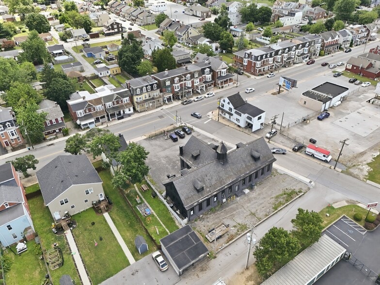 More Photos Of 805 E Prospect St, York General Retail For Sale