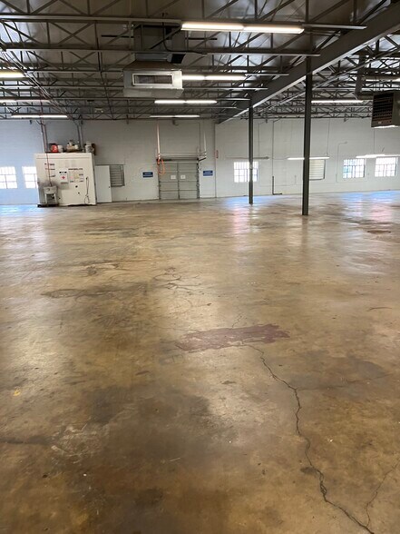 More Photos Of 147 Pittsburg St, Dallas Flex For Sale