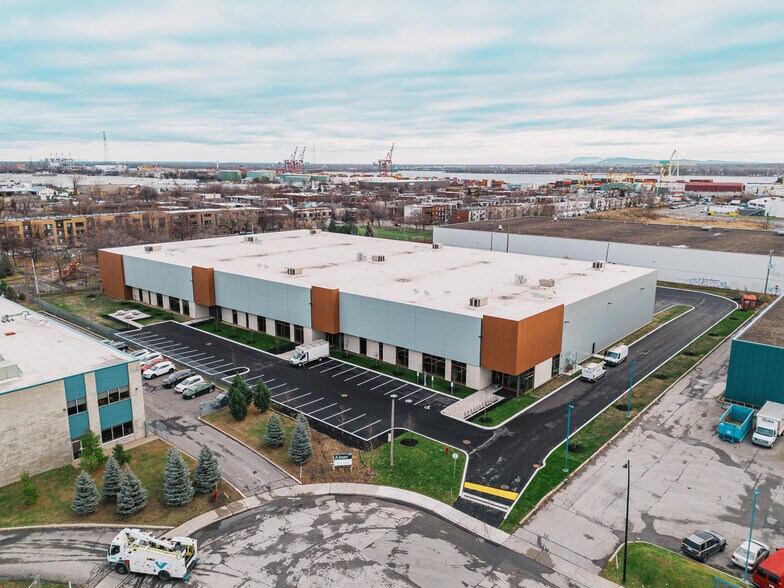 More Photos Of 5800 St Ontario E, Montréal Distribution For Lease