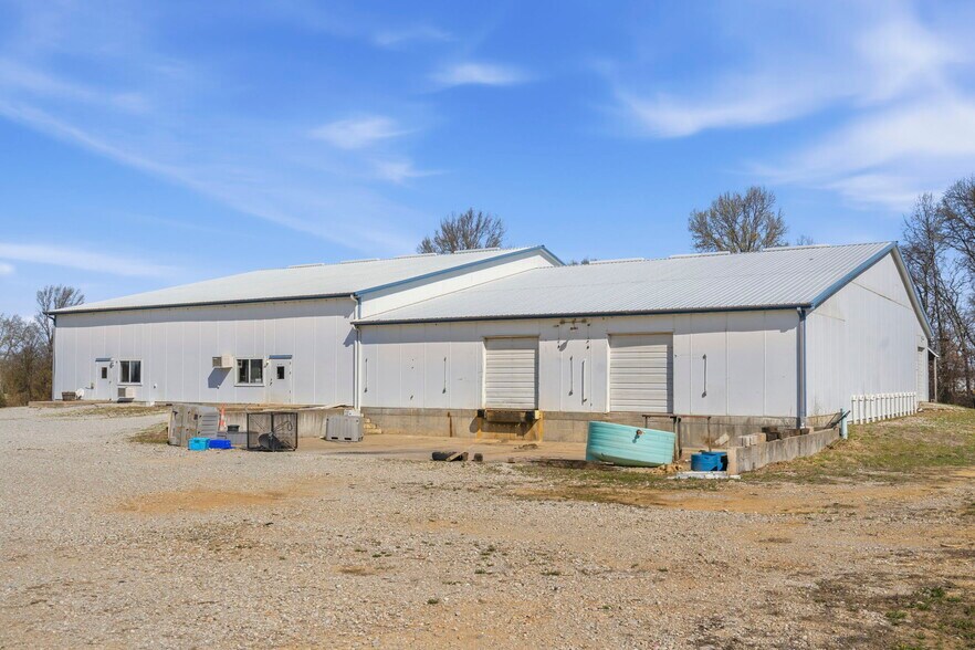 More Photos Of 306 SE Highway AA, Clinton Industrial For Sale