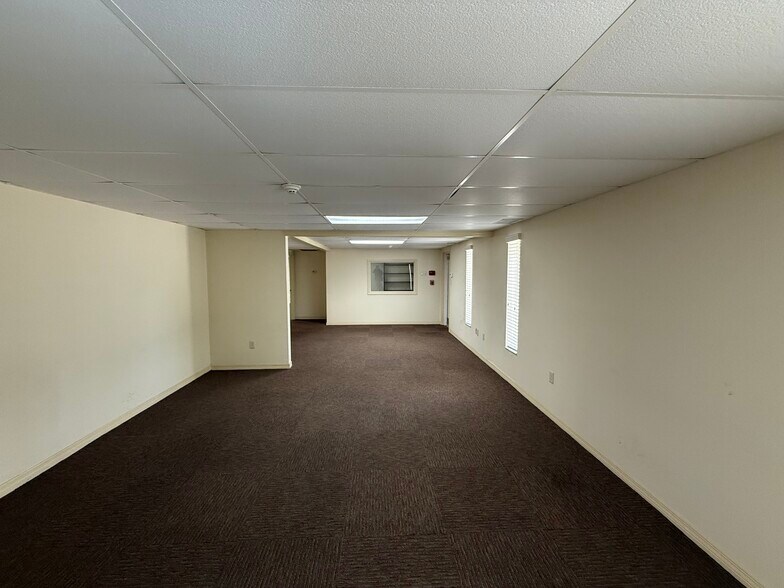 More Photos Of 9610 Harney Rd, Thonotosassa Warehouse For Sale