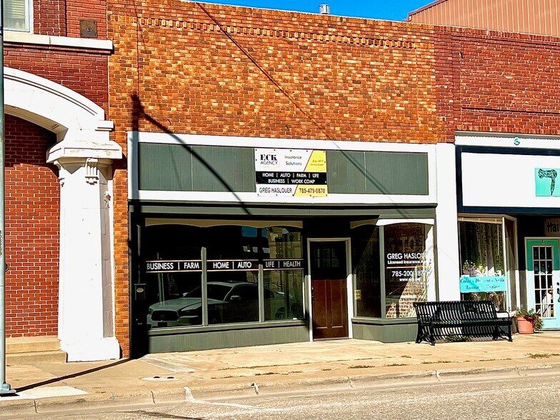 More Photos Of 108 NW 3rd St, Abilene General Retail For Sale