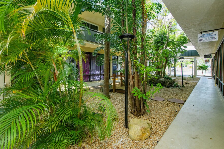 More Photos Of 2595 Tamiami Trl, Port Charlotte Apartments For Lease
